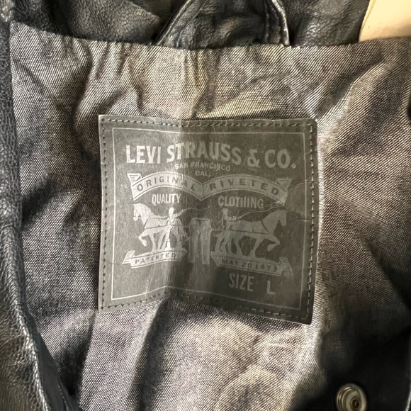 Levi's Men's Black Faux Leather Trucker Jacket - Picture 2 of 4